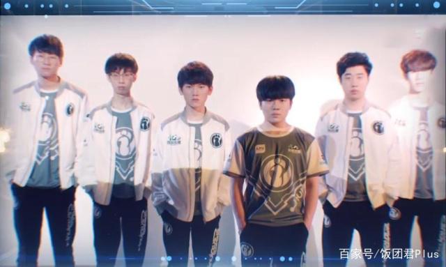 在接受采访 在接受采访